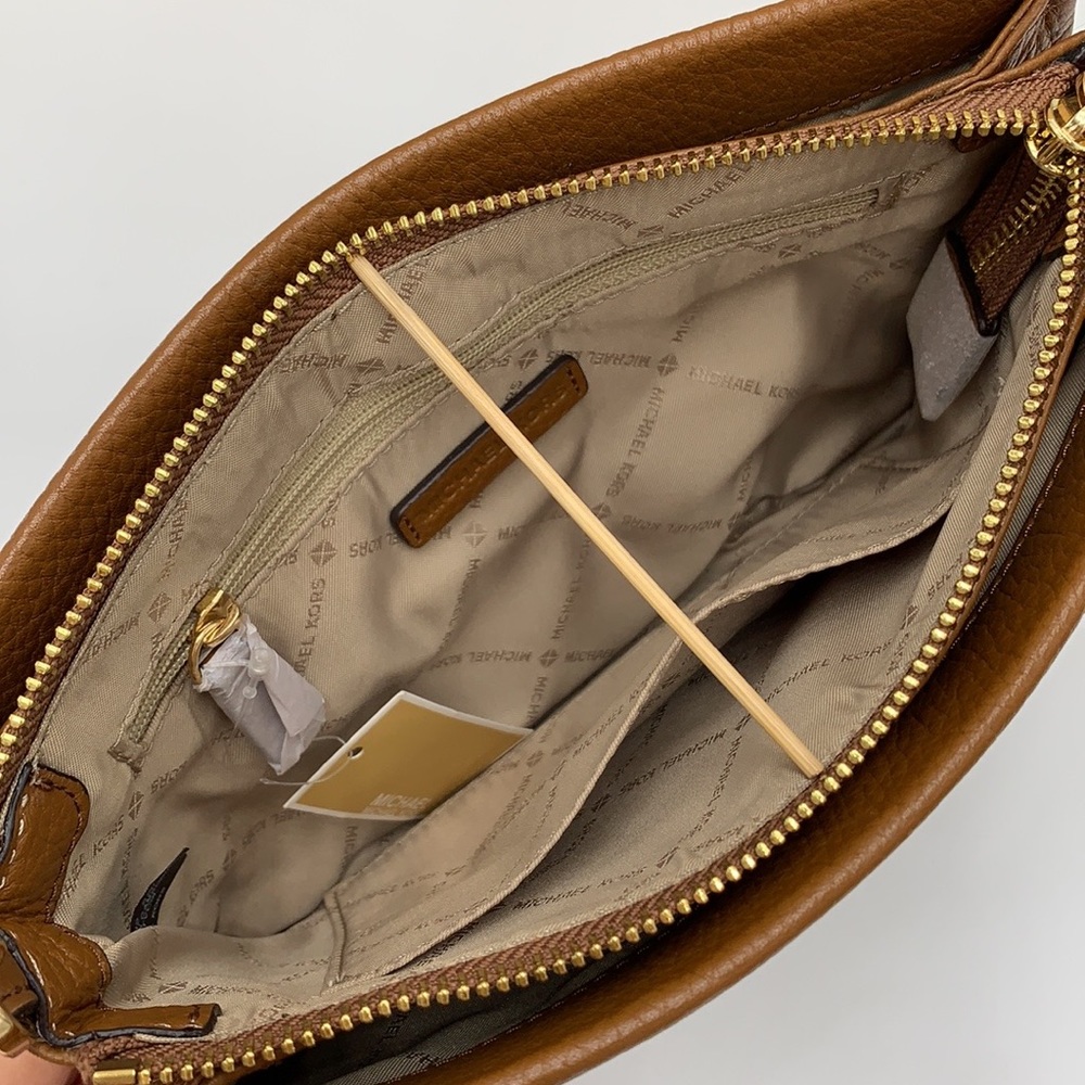 MICHAEL KORS LARGE TRIPLE XBODY BAG LUGGAGE COLOR - Picture 10 of 16